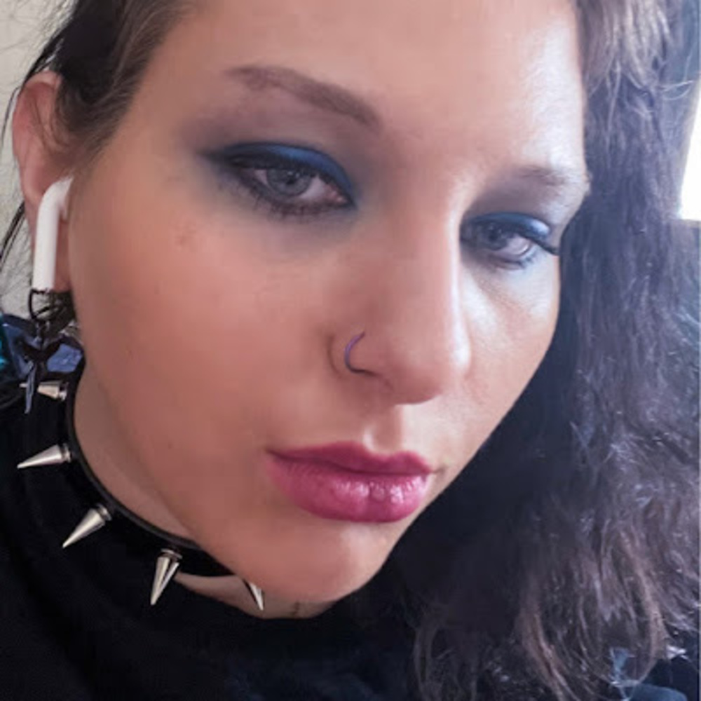 Meet your Posher, Living